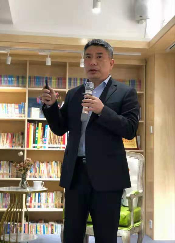 陈冬平简介陈冬平,深圳市桂园中学党总支副书记,中学高级教师.