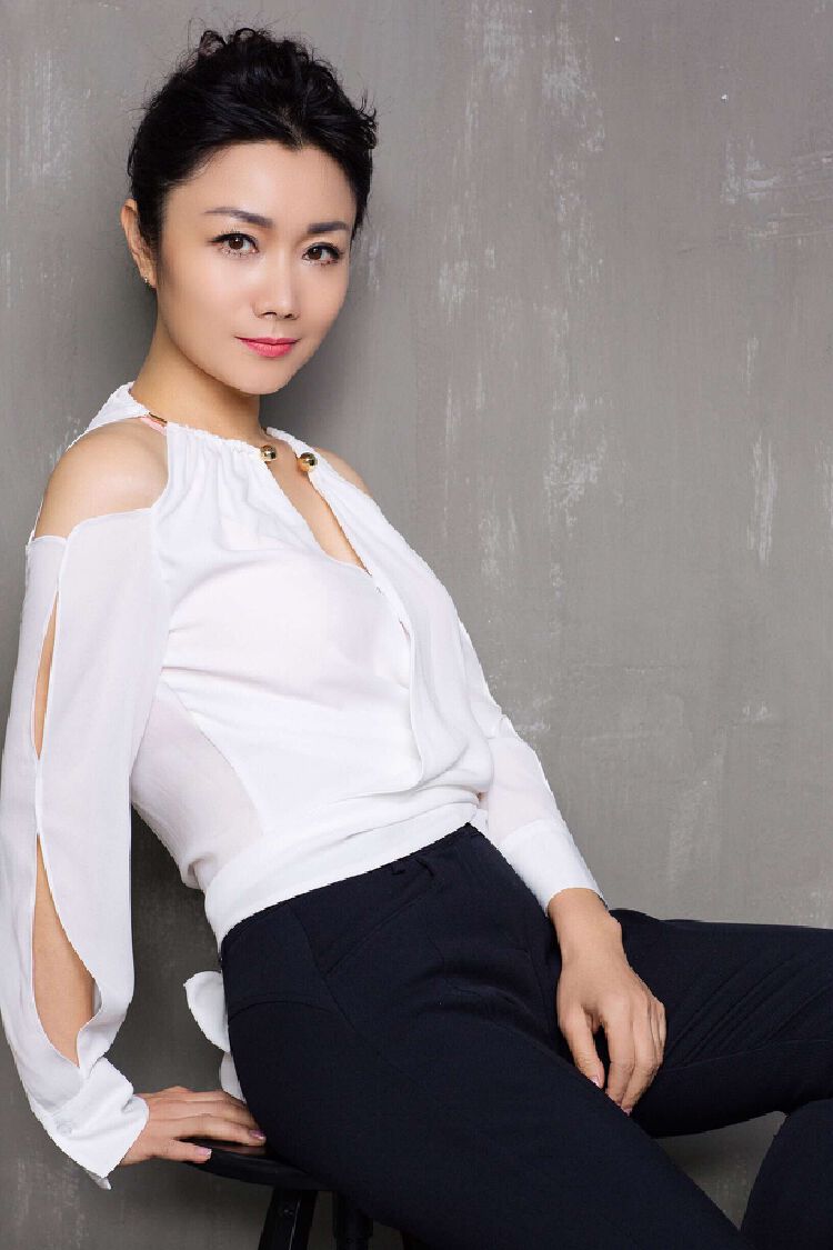 深圳交响乐团合唱团,深圳交响乐团独唱演员刘小幻,深圳青年歌手杨乐