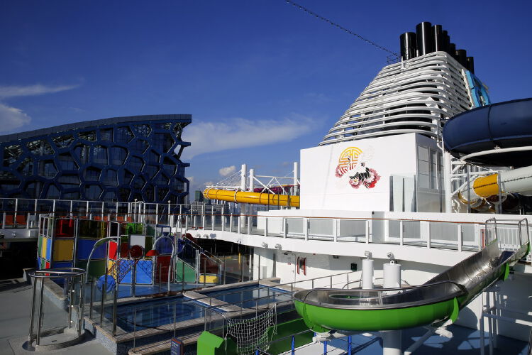 深圳蛇口太子湾首现双船同泊