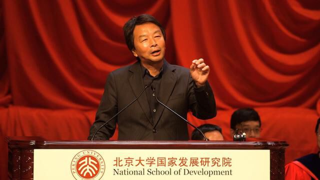 读创时评|刘震云的北大演讲胜在那道锅塌豆腐!