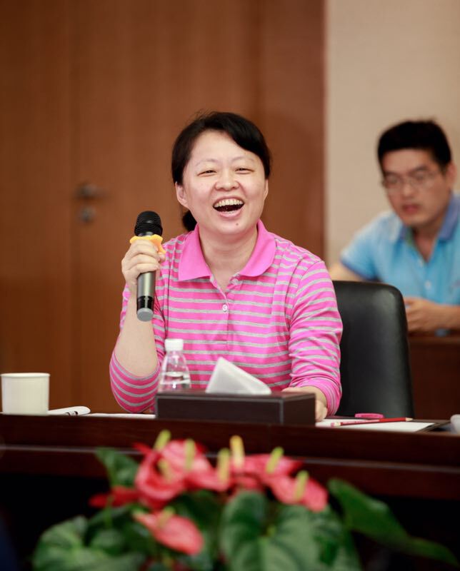 深圳市南山区委党校常务副校长冯晓丽