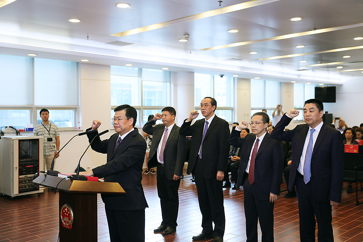 深圳市六届人大常委会第十九次会议刚刚宣布,任命黄敏,高自民为深圳市