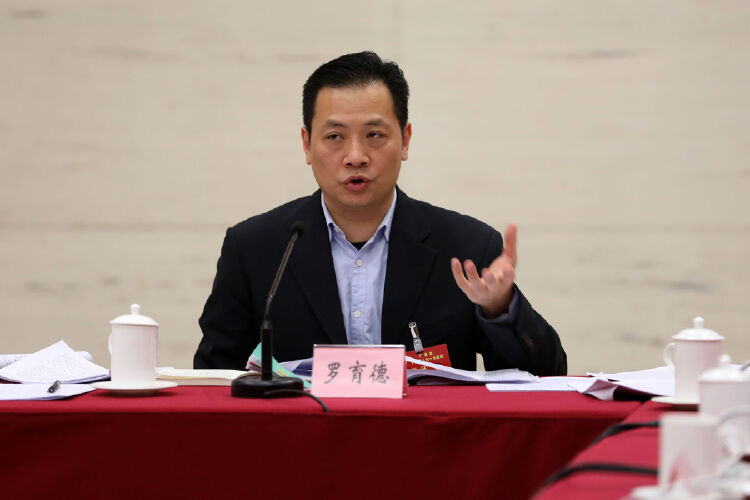 罗育德加快把深圳机场建成国际航空枢纽