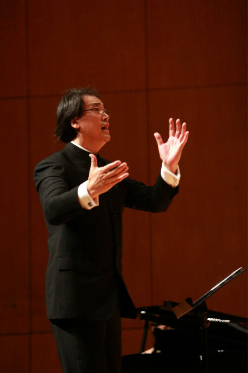 第一眼 | 深圳这个合唱团开挂了!歌者变身舞者 指挥秒变歌手