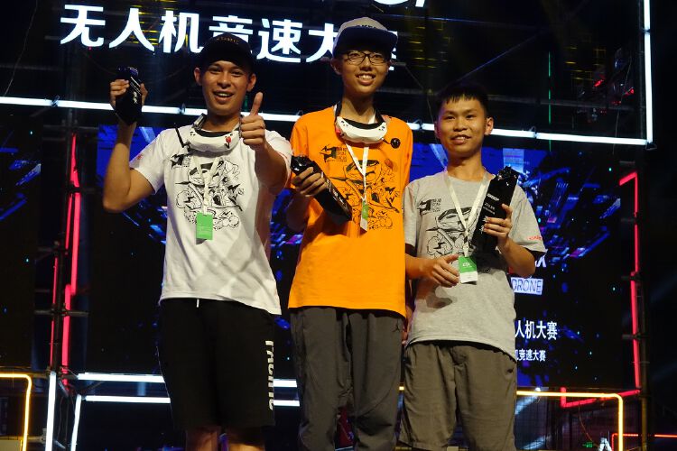 首届世界无人机锦标赛:全球顶尖飞手云集 深圳小伙儿代表中国出征