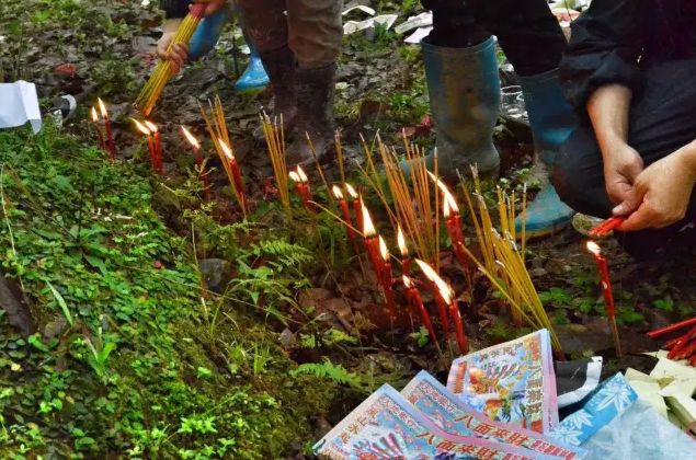 清明说民俗云祭祀的日子来温习老深圳拜山习俗