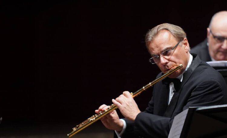 长笛演奏家格里米内利献演深圳奏响经典版探戈版四季