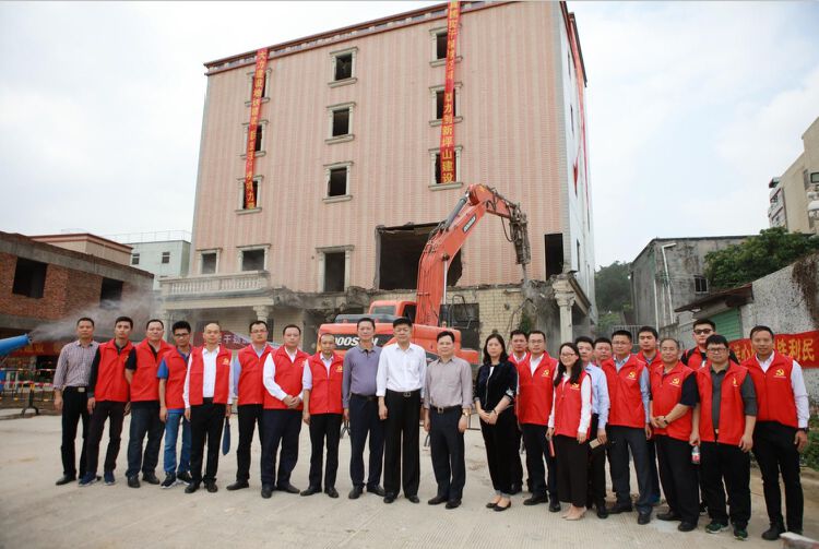 坪山区委常委,组织部部长赖武调研坑梓街道征拆工作.