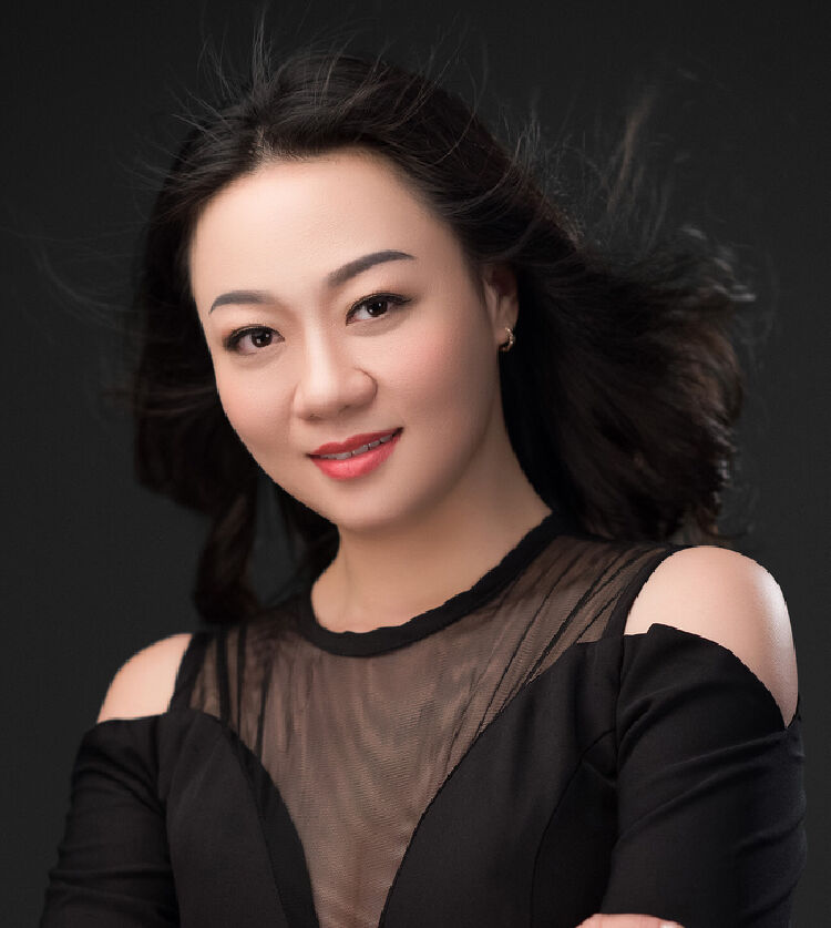 广东技术师范大学音乐学院声乐副教授苏玲芬