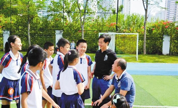 开展排球运动练就运动技能深圳南海小学让学生更阳光更健康