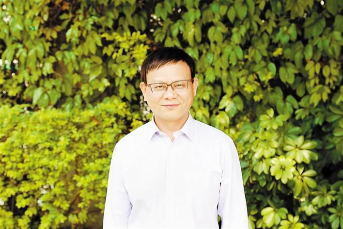 上沙小学校长曾广政表示,让孩子离开学校带走的不仅是知识,更重要的