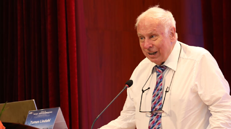 院士,英国弗朗西斯克里克研究所(francis crick institute)的荣誉教授