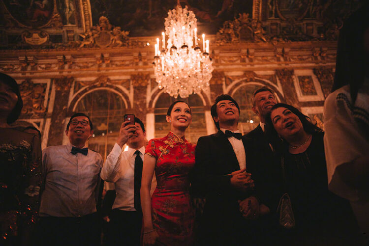 郎朗婚礼现场与新娘四手联弹 新娘用普通话向郎朗父母承诺