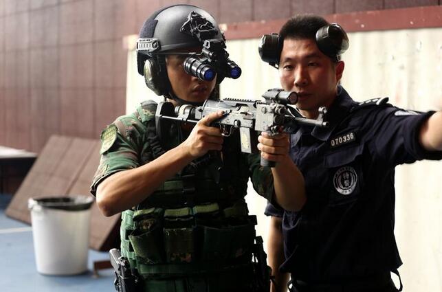 深圳特警雷霆突击队图片