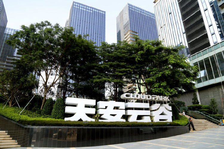 ▲艾比森公司总部所在地的天安云谷大厦迄今，艾比森已成功实施了30000多