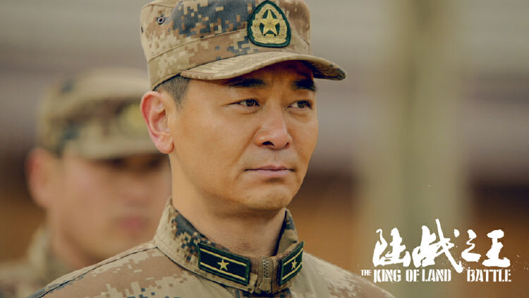 在"兵王"牛努力(王雷饰)和特种兵杨俊宇(吴樾饰)的磨练和帮助下,与