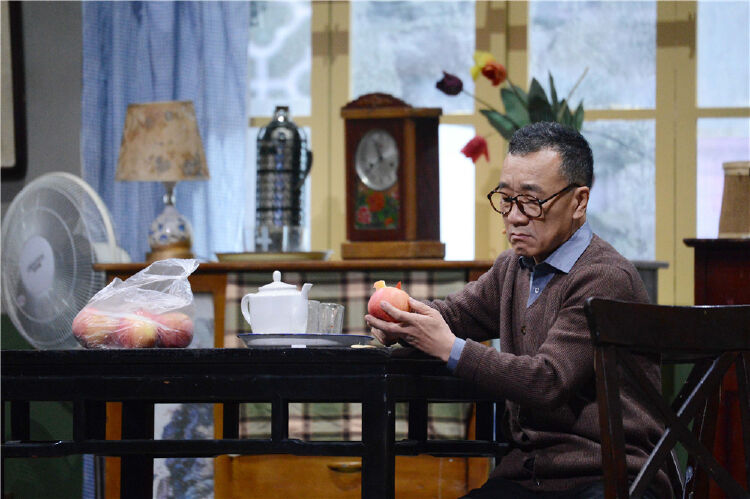 牛莉从影视演员出身却因为在春晚上演出小品而家喻户晓.