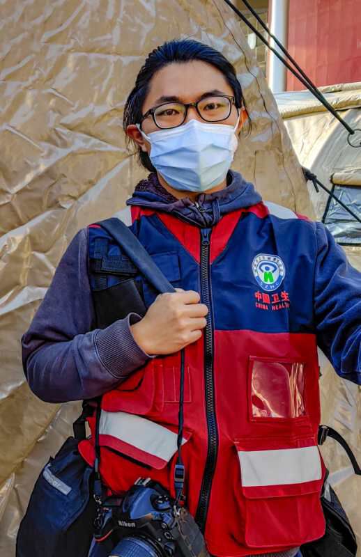 深圳报业集团赴武汉战疫记者何龙:用镜头全景式记录生命之舱