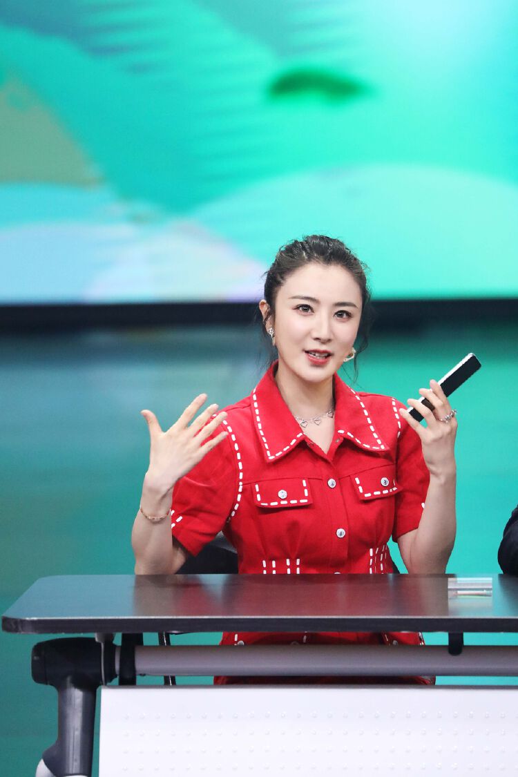 "王牌"今晚上演升职记,"带货女王"薇娅也来参与竞争