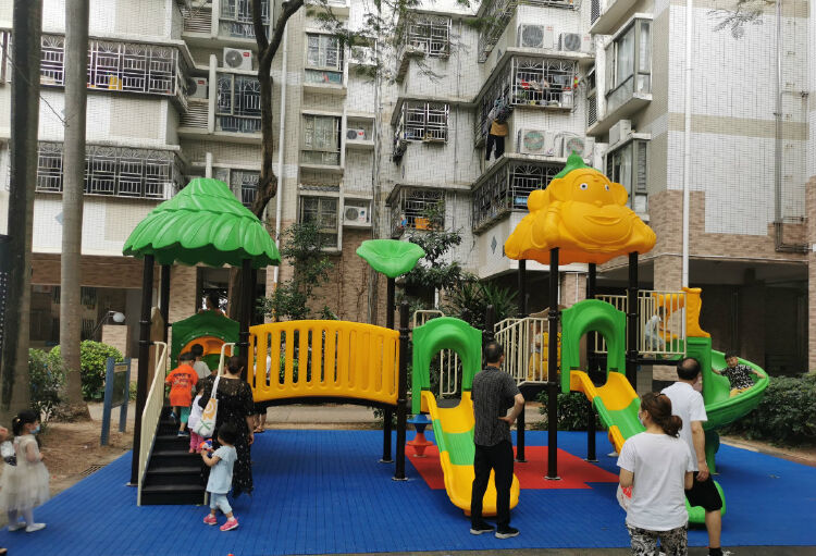 社区书记牵头为小区换滑滑梯 解决社区三大难题居民点赞