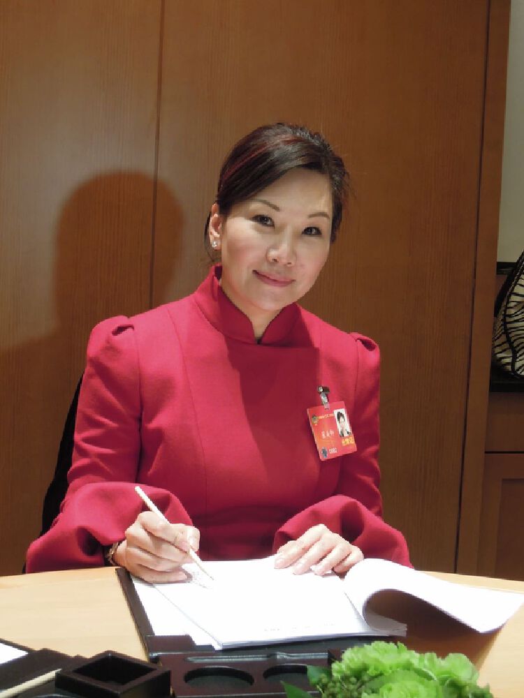 香江集团总裁翟美卿两会建言:加大民企纾困力度