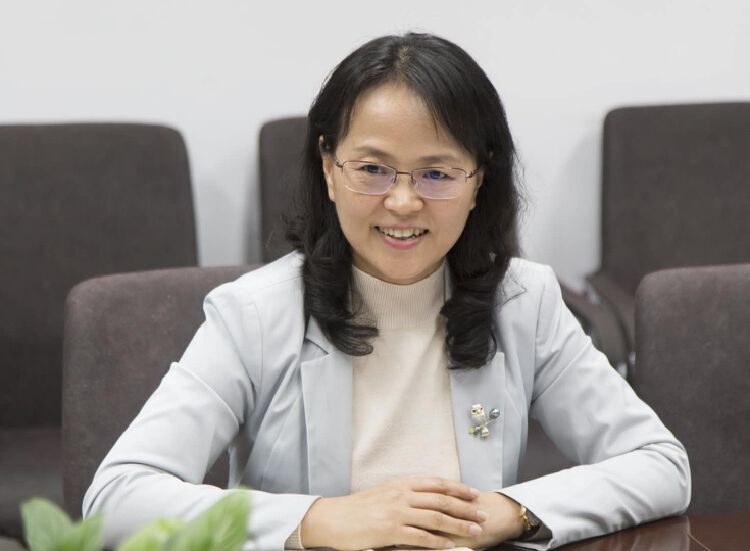 深圳图书馆馆长张岩张岩表示,目前知识信息的绝对匮乏虽有所缓解,由