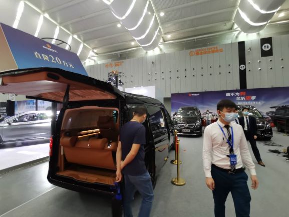 疫后广东首展 佛山车博会开幕 ,人气旺,新款多, 优惠多