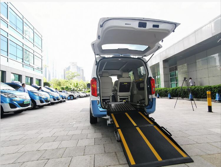 【原创】全国首批纯电动无障碍出租车落地深圳,残障人士可打12385预约