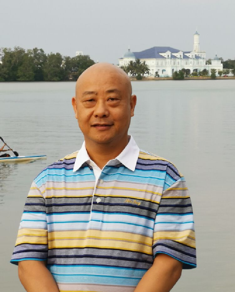 著名民族管乐器演奏家范睿