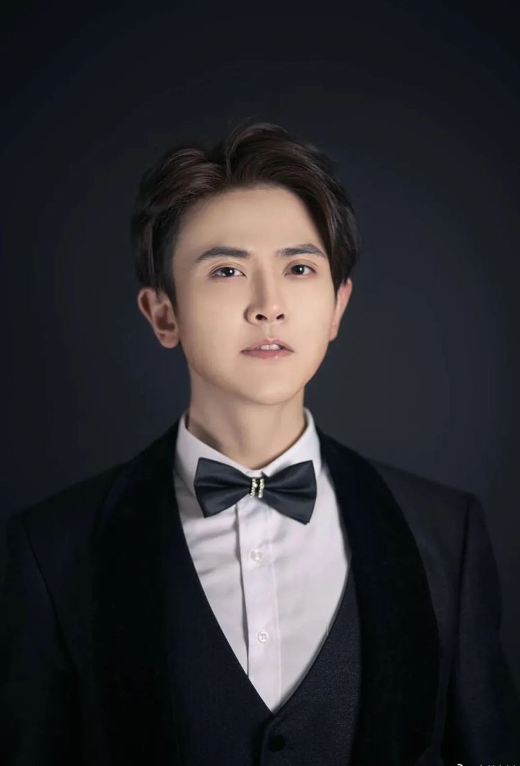 《奇异的插曲》《他和他的两个老婆》《天堂隔壁是疯人院》;参演电视