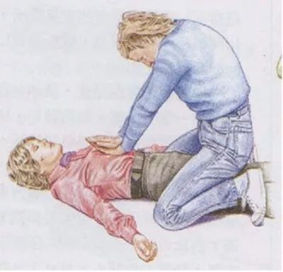 每个家庭必须学会的海姆立克腹部冲击急救法家长必读