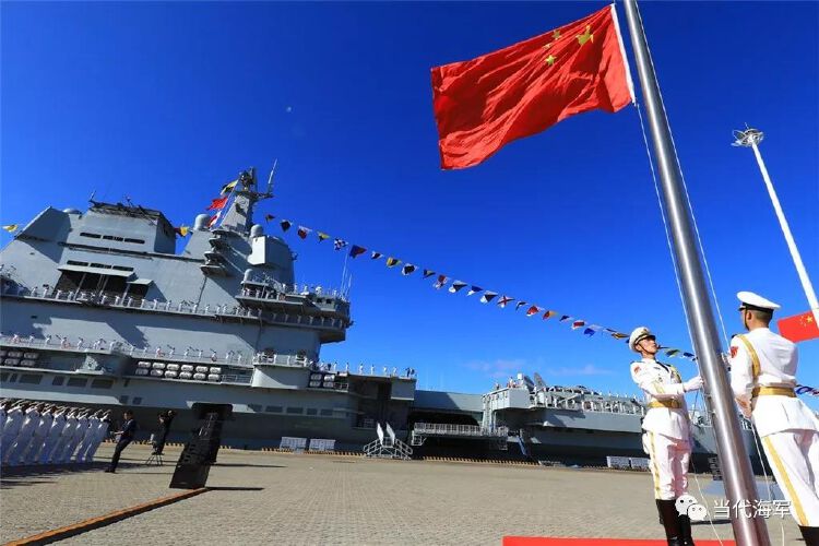中央军委在南海海域 隆重举行海上阅兵 辽宁舰和多艘水面舰艇 如今