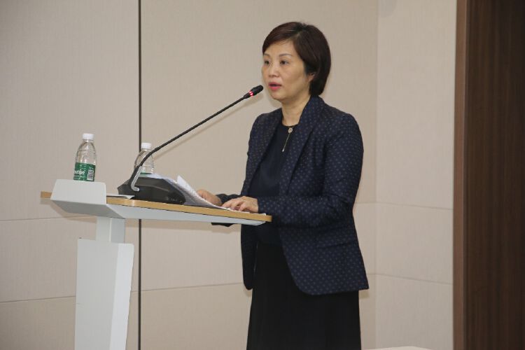 桂兰及南方医科大学皮肤病医院院长杨斌,医务科罗光浦主任等双方代表