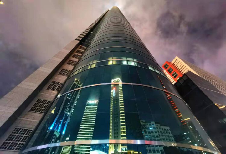 地王大厦直刺苍穹!