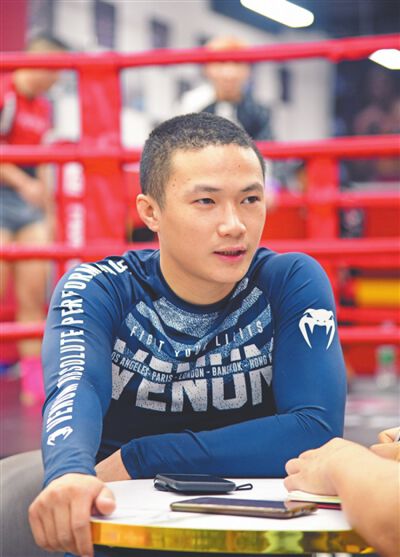 彭学文在中山经营的拓武格斗俱乐部(下称"拓武格斗"),已成为电视及