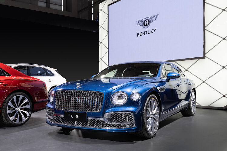 宾利汽车以可持续发展理念诠释奢华格调和强劲性能