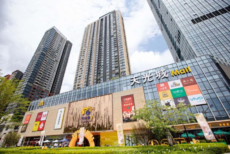 读创/深圳商报记者关键 7月18日,位于深圳地铁3号线爱联站d口的龙岗天