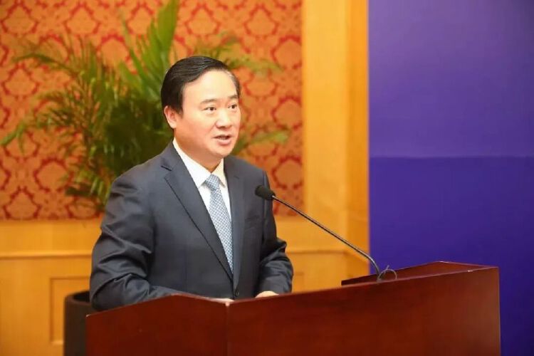 翁祖亮简历中国五矿集团有限公司是以金属矿产为核心主业,由中央直接