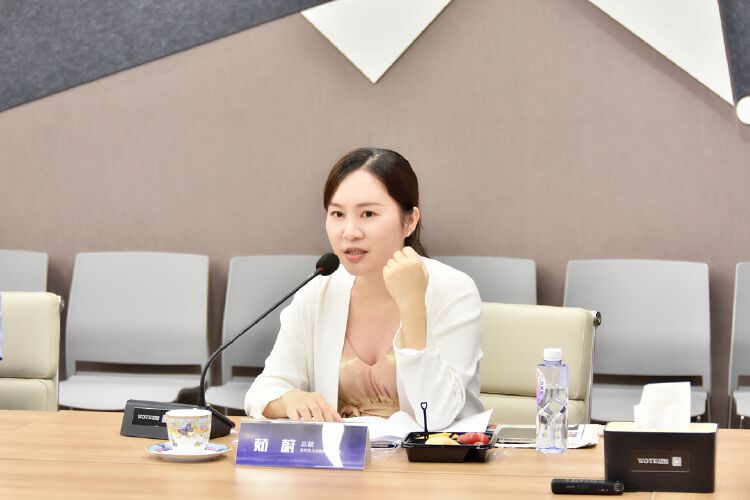 深圳市衡佳投资集团有限公司总裁 朱小萍△深圳市合口味食品有限