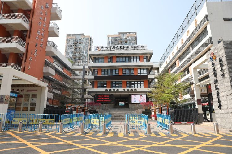 原创2022届优秀大学毕业生深圳市南山实验教育集团邀你共创未来