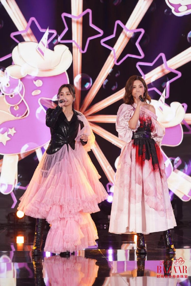 原创2021时尚芭莎慈善晚宴深圳落幕