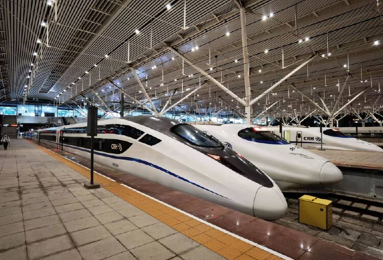 双层卧铺高铁亮相深圳春运独立观景窗一铺一隔间