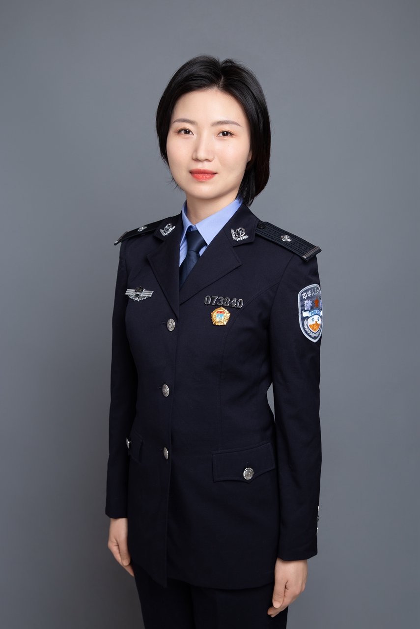 警察春秋常服图片