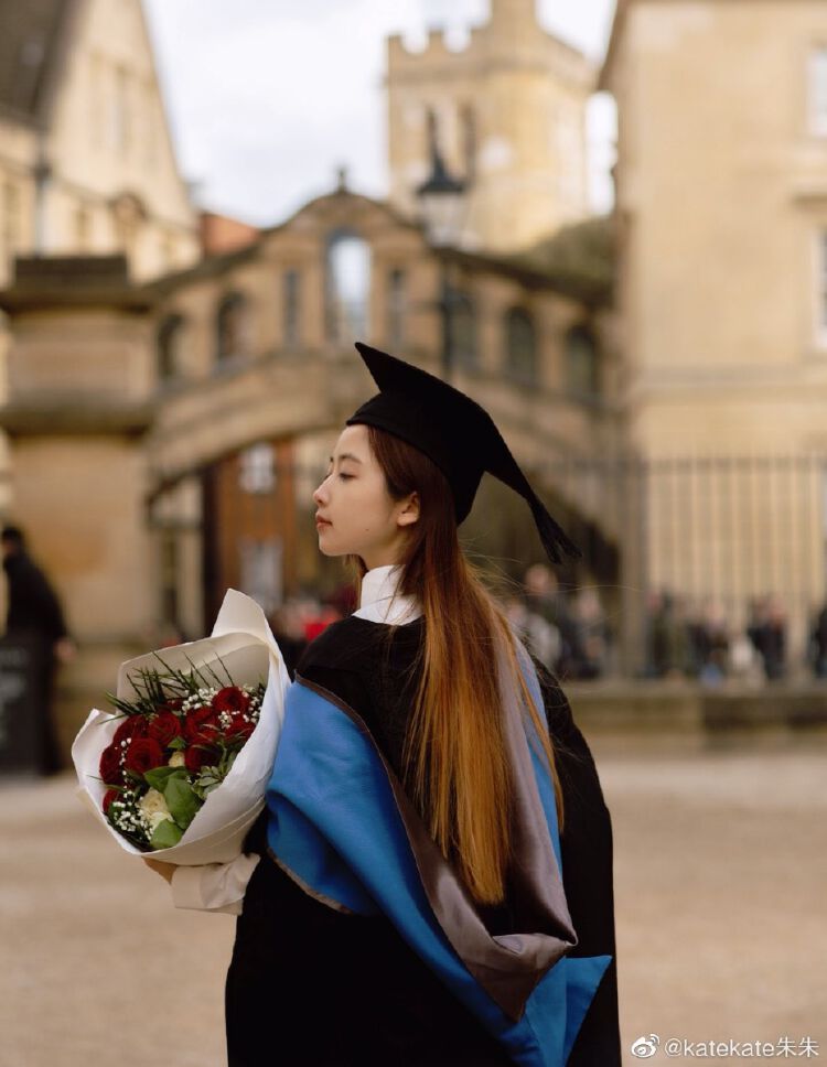 原创读创假日档16岁上牛津的美女数学博士火爆全网原来她是深圳人
