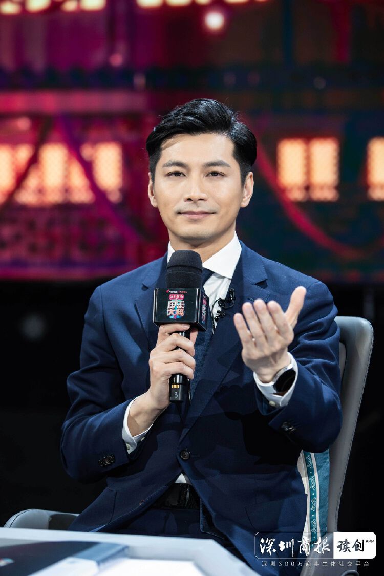 知名青年作曲家李博禅,北京保利演出有限公司总经理陈科组成"鉴赏嘉宾