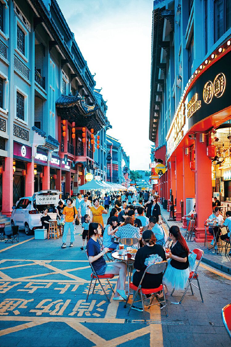 惠州水东街 :"越夜越美丽"!_读创客户端