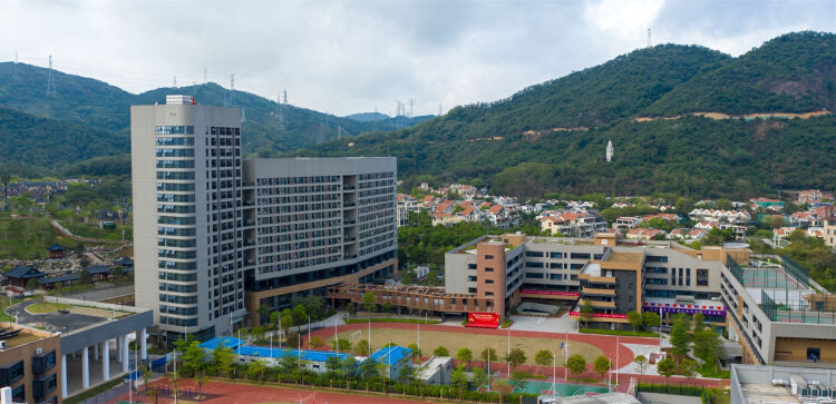 答疑解惑!15个问题,带你深入了解深圳市龙华高级中学_读创客户端