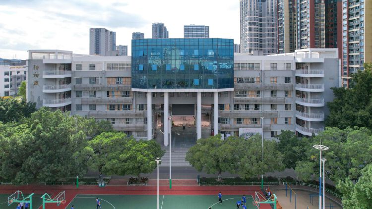 首选光明区高级中学的11大理由,你心动了吗?_读创客户端