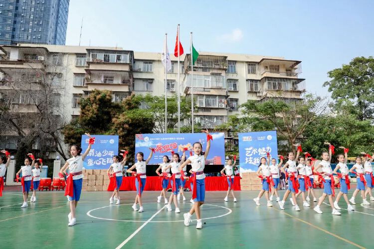 南油小学举办第十九届体育节暨第三十届校运会_读创客户端