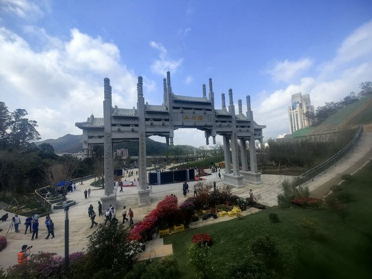 梧桐山风景区主入口正式落成_读创客户端